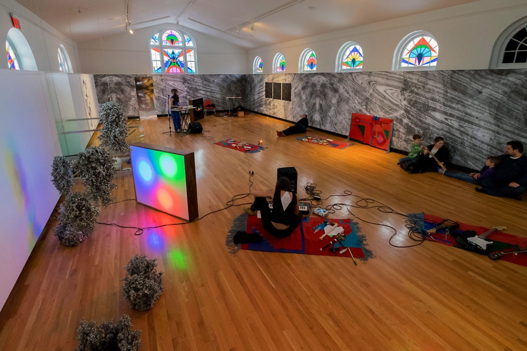 https://forum.mirunadragan.com/files/gimgs/th-52__saag_performance_adoration_Dec10_2016_0051_edit_W.jpg